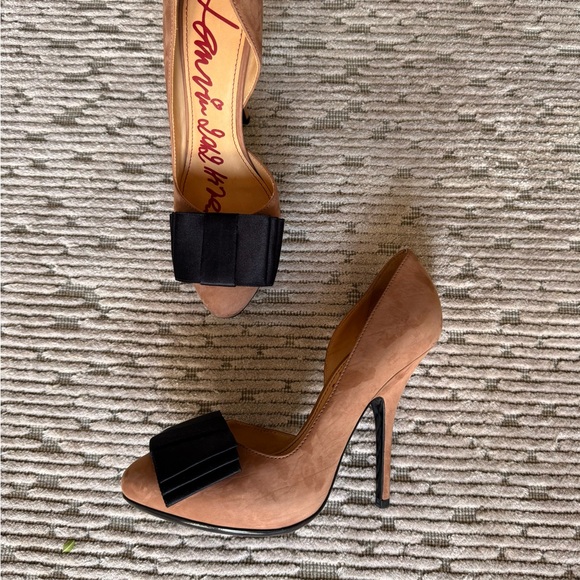 Vintage Lanvin Ballerina Wedge Pumps - Etsy LANVIN Heels in camel suede with bow detail